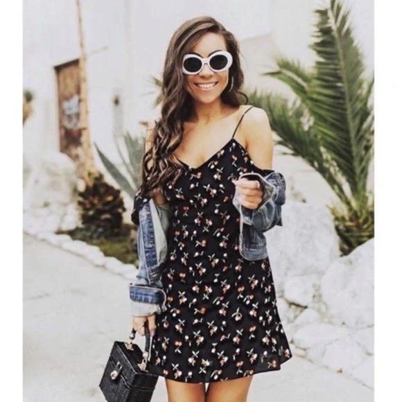 HONEY PUNCH Cherry Print Cold Shoulder Mini Dress - Picture 4 of 11